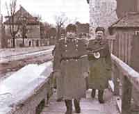 Военный патруль на мостике Крепостного канала